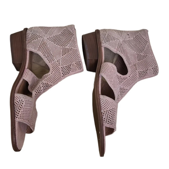 Lucky Brand Sicole Gladiator Sandals - Picture 15 of 16